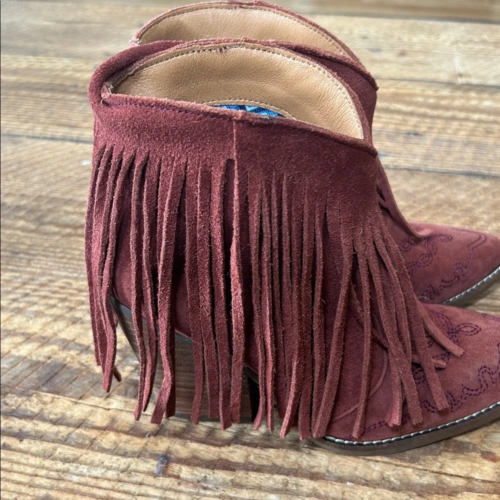 dingo stylish cranberry